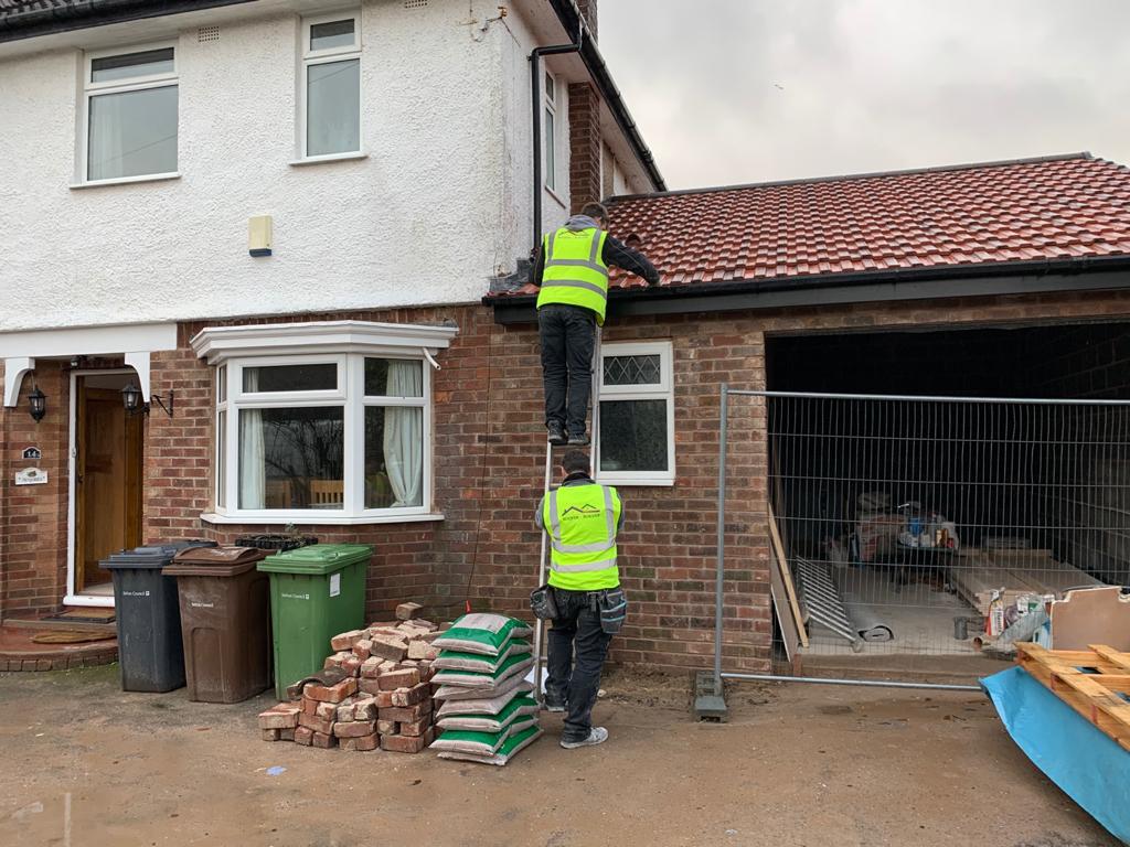 Roofer & Builder at work in Aintree