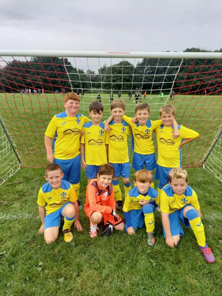 Roofer & Builder sponsorship for South Sefton Dynamo u10s football