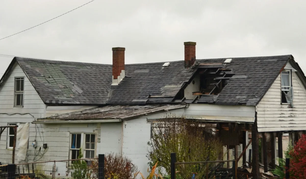 emergency roofing mistakes